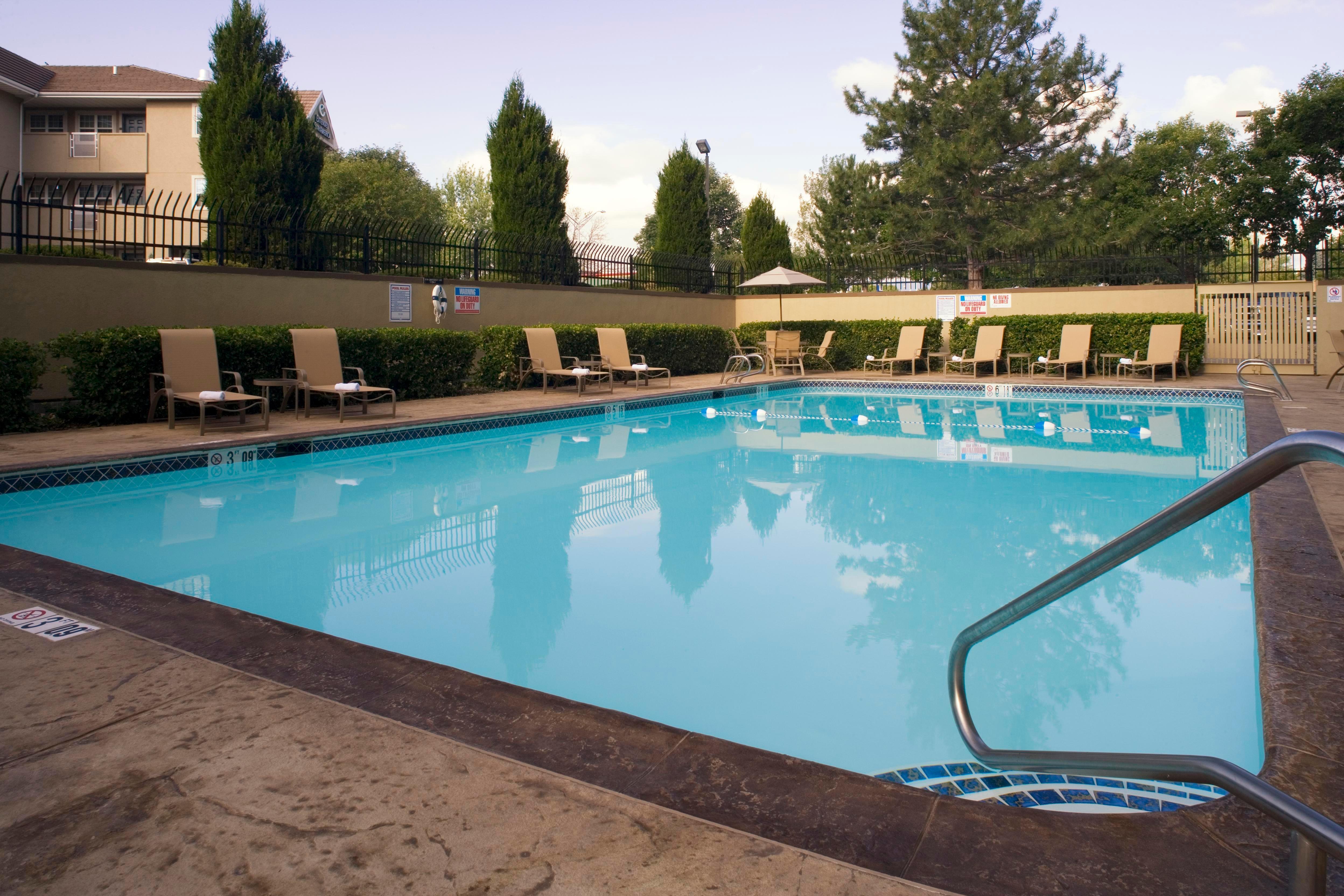 Holiday Inn Denver Lakewood By Ihg Exterior photo