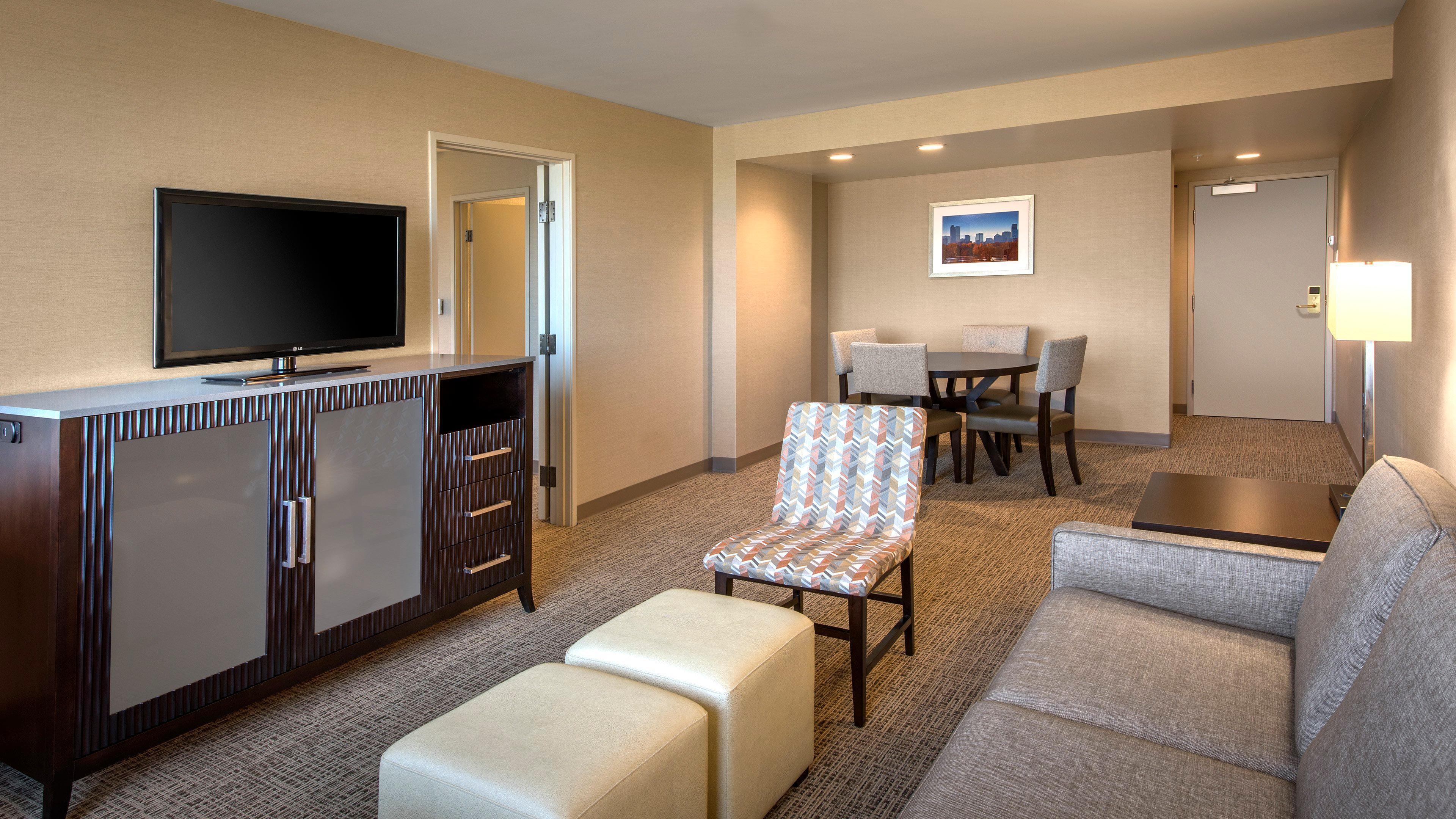 Holiday Inn Denver Lakewood By Ihg Exterior photo