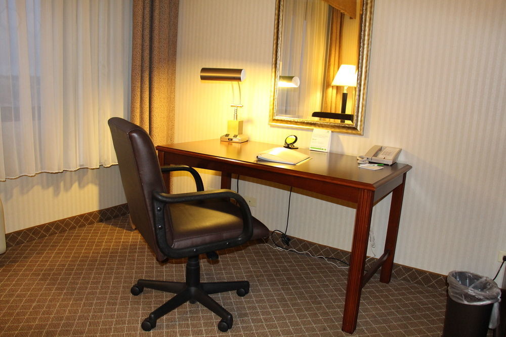 Holiday Inn Denver Lakewood By Ihg Exterior photo