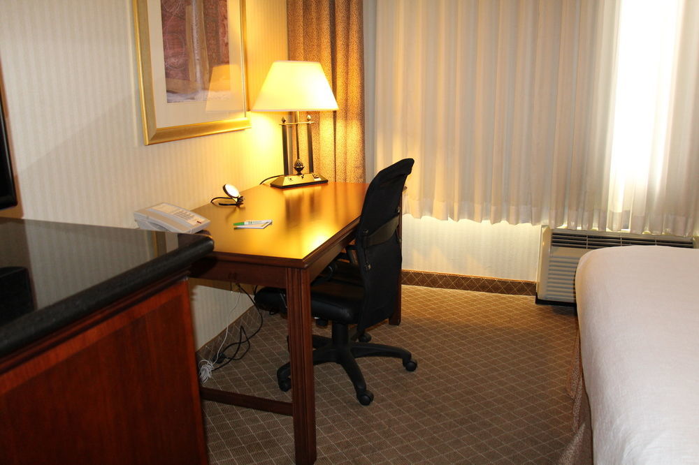Holiday Inn Denver Lakewood By Ihg Exterior photo
